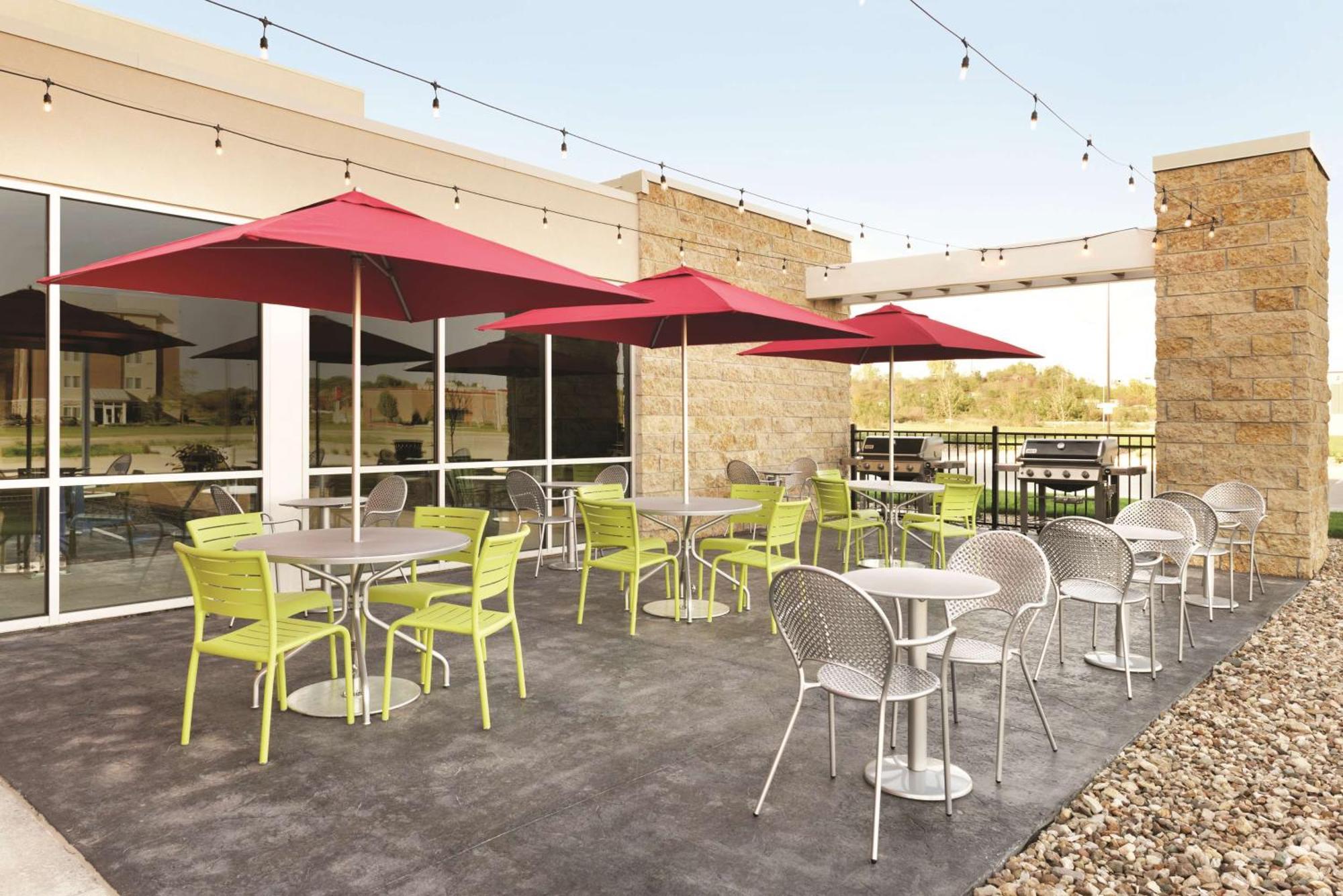 Home2 Suites By Hilton Iowa City Coralville Esterno foto